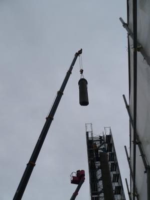 酒蔵所の煙突解体工事(1)