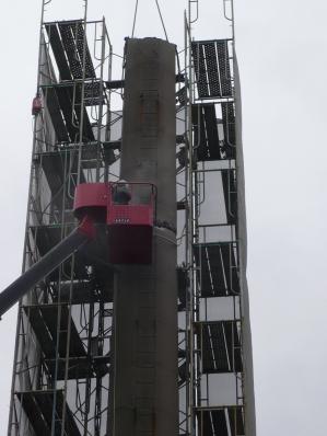 酒蔵所の煙突解体工事(2)