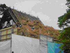 寺院の茅葺屋根改修工事(2)